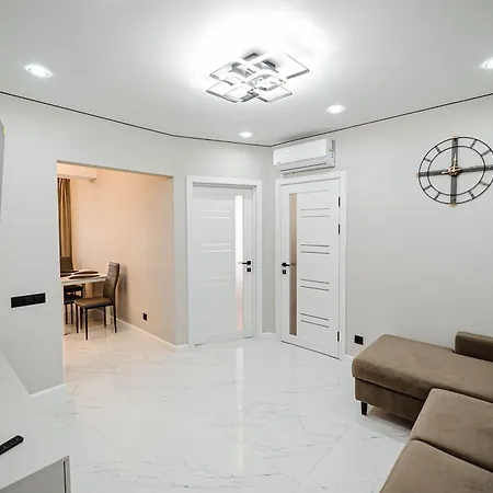 Apartment Elegance And Ciocana View